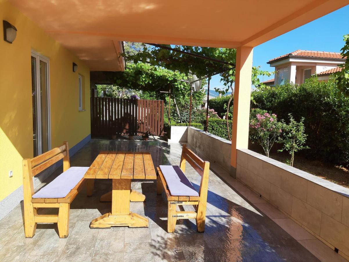 Apartamento Cozy With Sea View Novi Vinodolski