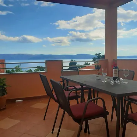 Cozy Apartments With Sea View Novi Vinodolski Exterior photo